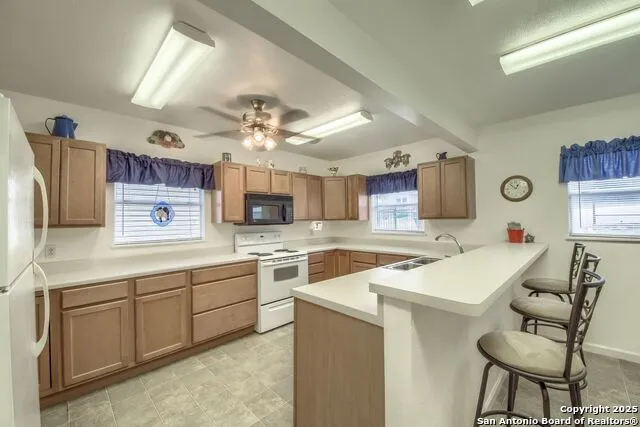1108 Pebble Beach Dr NW Lakehills, TX 78063